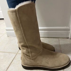 Ugg boots - Tall with inside zippers - Mint condition